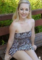 Cindi Loo Strips Outside, Cindi Loo (cin024) ATK Premium: Cindi Loo (Cindi Loo Strips Outside)